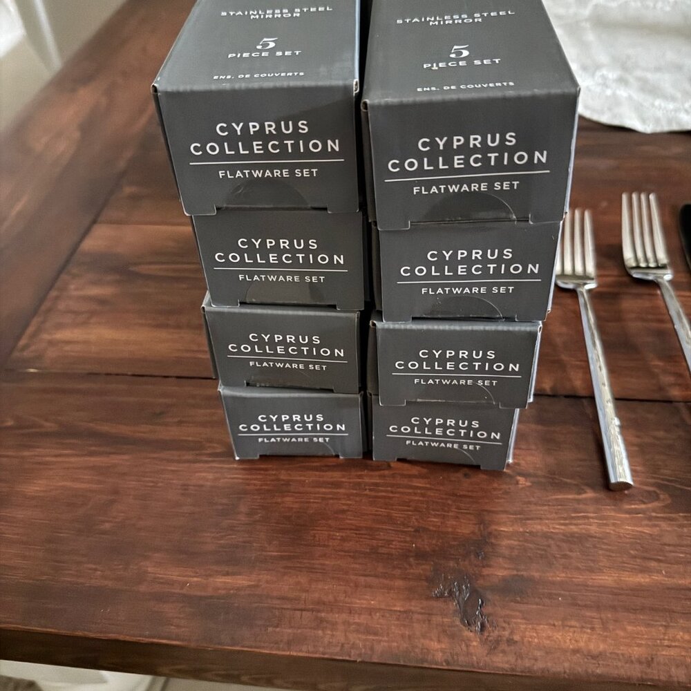 Williams-Sonoma Cyprus 40 Piece Stainless Steel Flatware Set - Picture 4 of 6